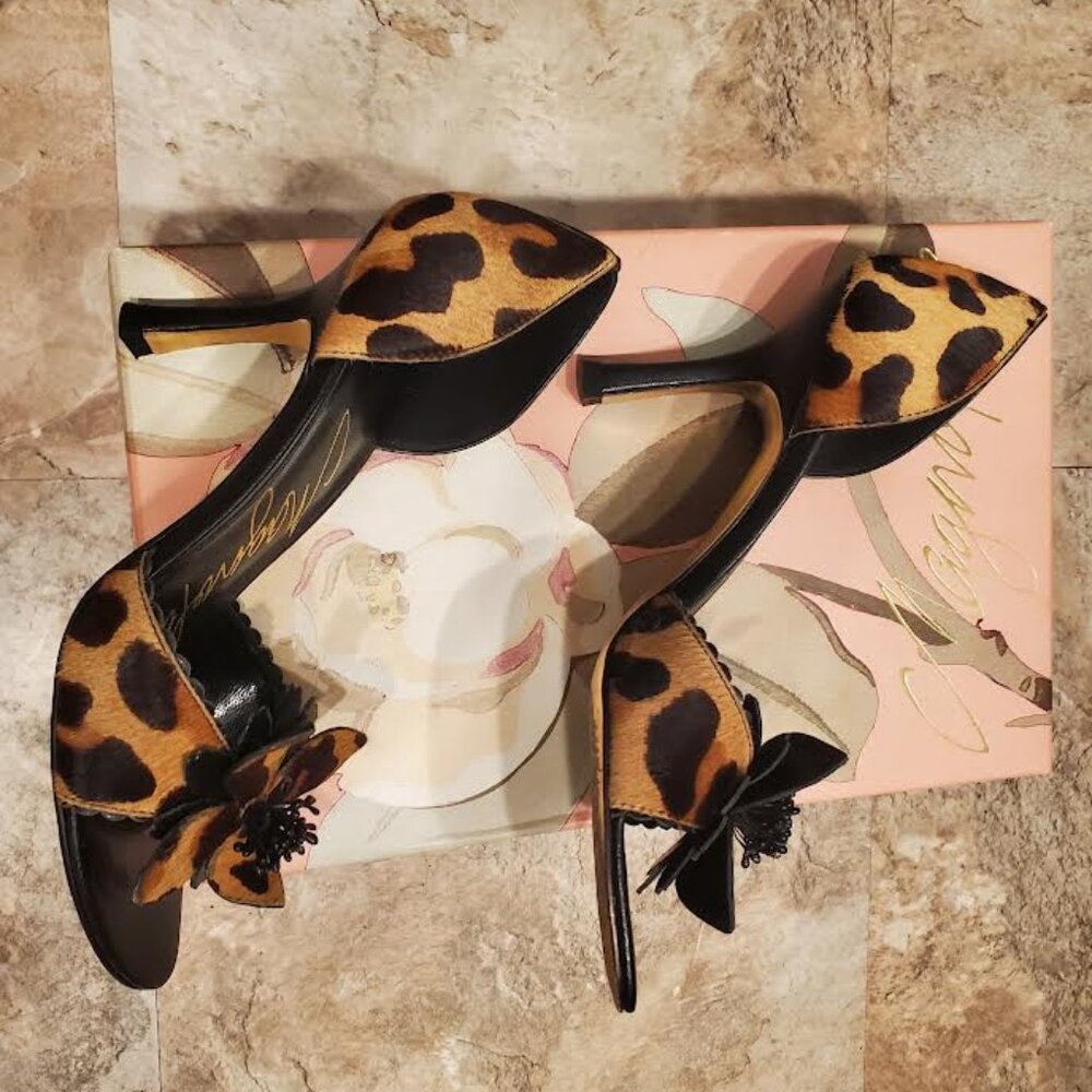 Sexy Magnolia Leopard Open Toe Pumps with Flower Detail Size 5.5 - Picture 5 of 9